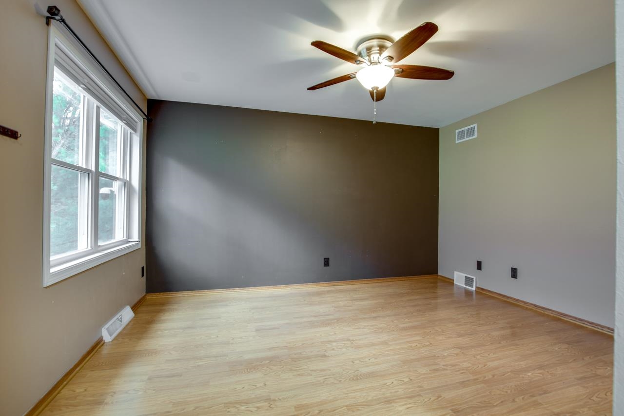 3033 Hillside Trail