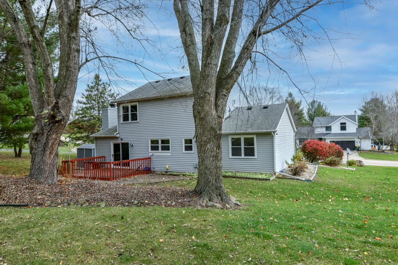 3033 Hillside Trail