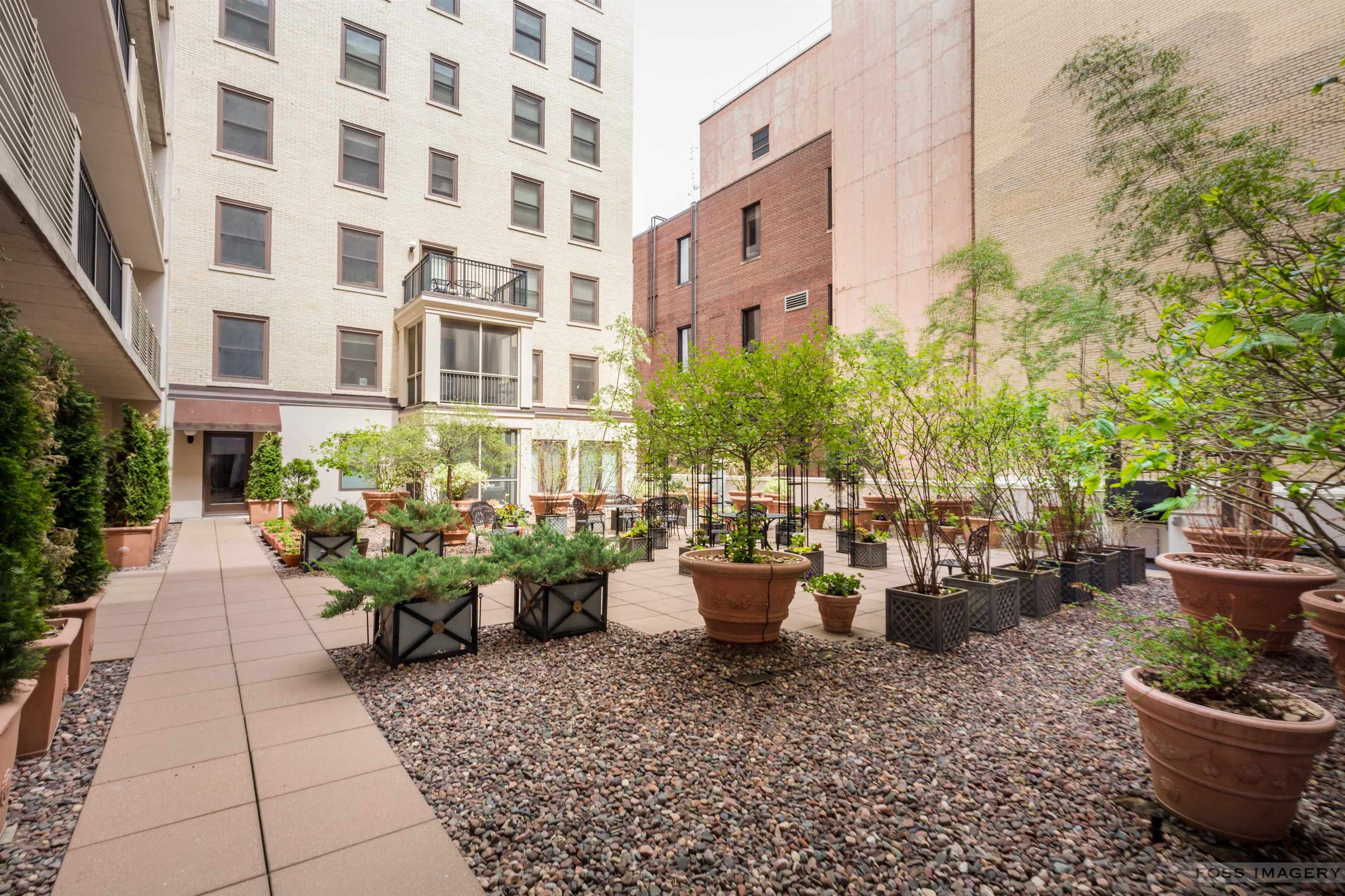 123 W Washington Avenue 804