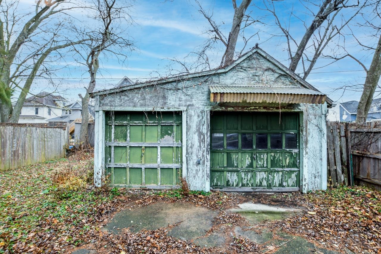 2024 E Main Street