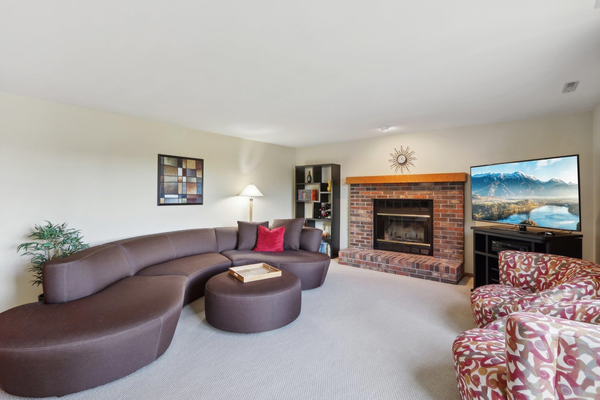 5816 Chesapeake Circle