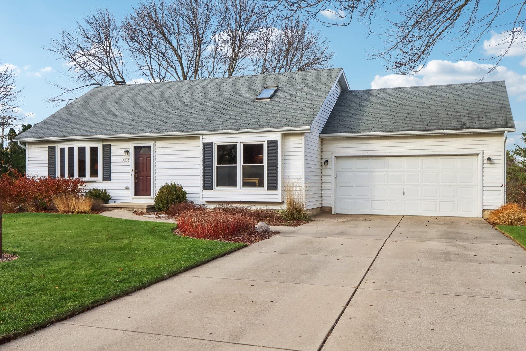 5816 Chesapeake Circle