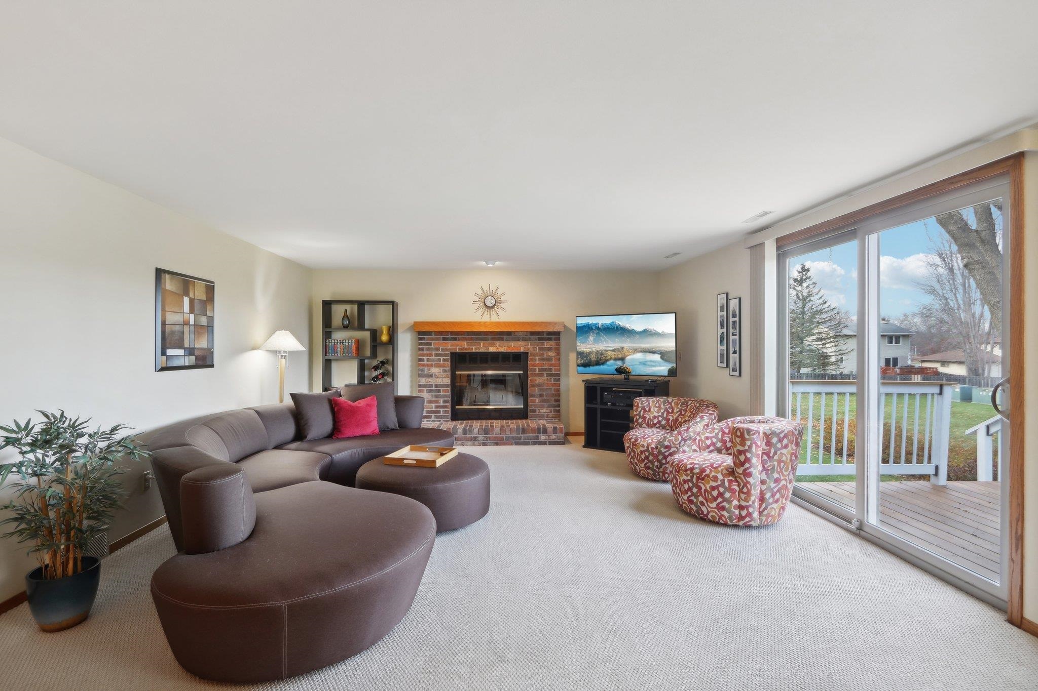 5816 Chesapeake Circle