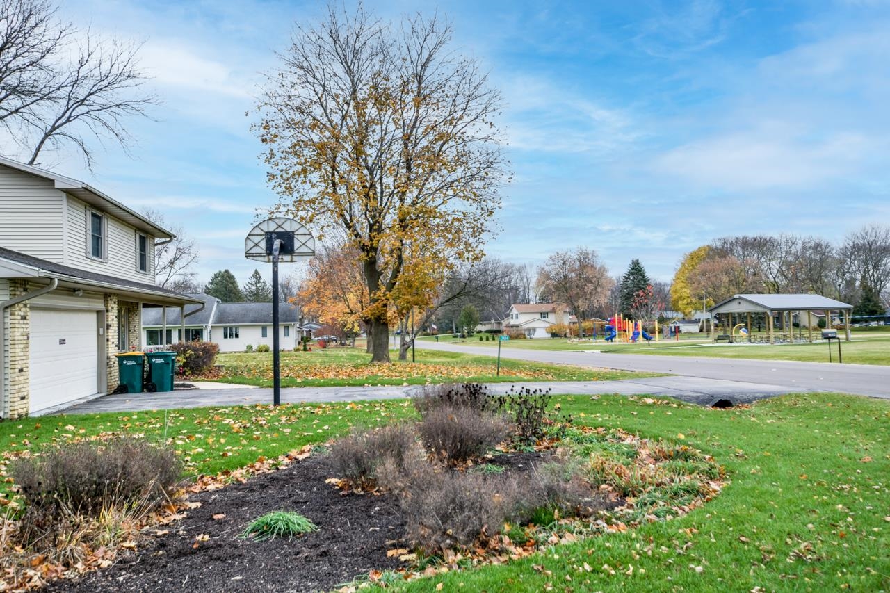 3484 Cottontail Trail