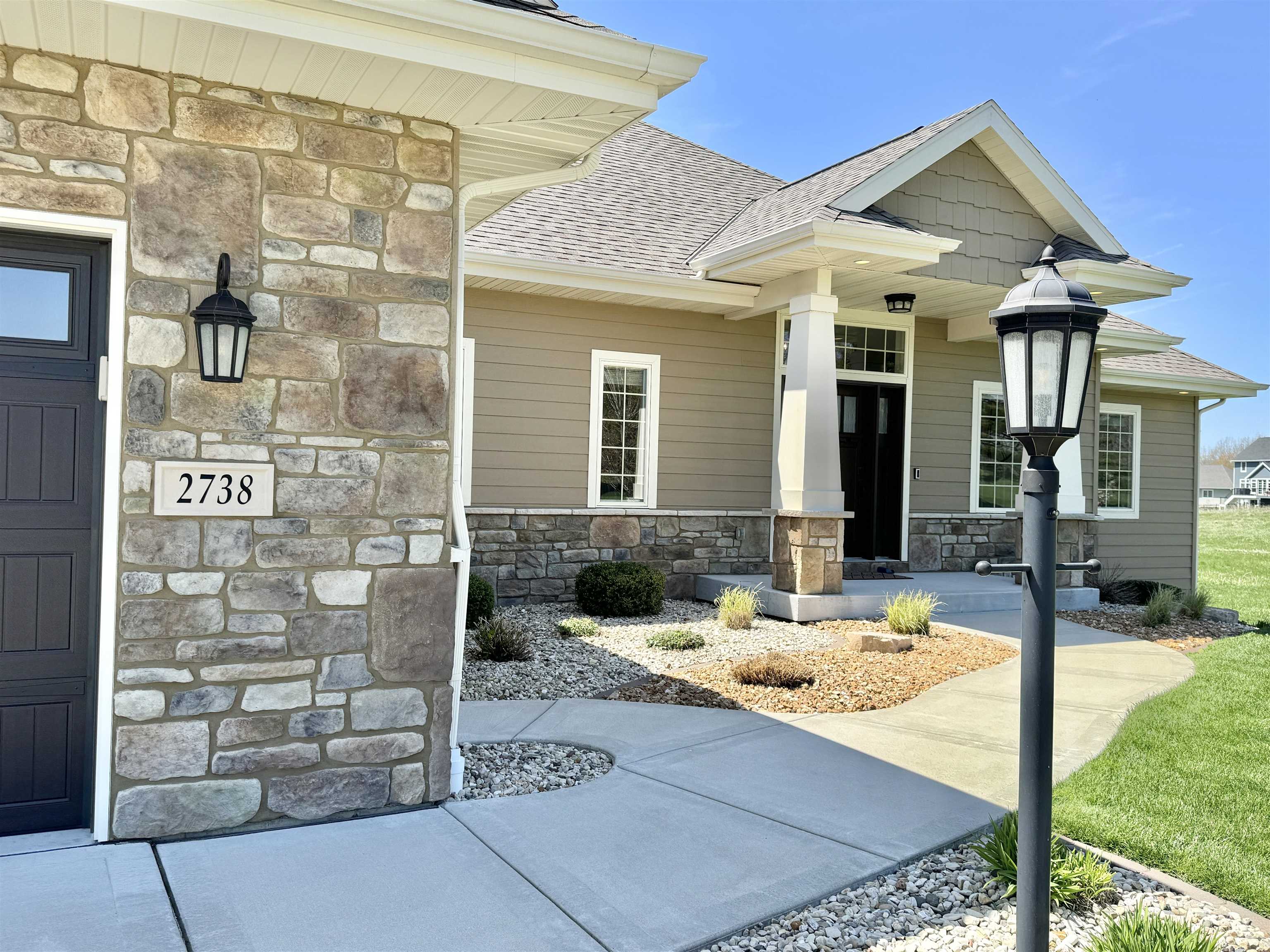 2738 Arbor Ridge Way