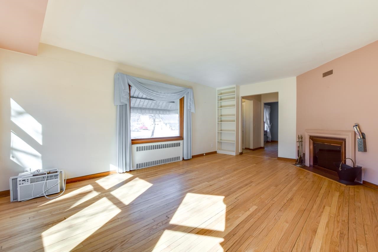 3541 Nakoma Road
