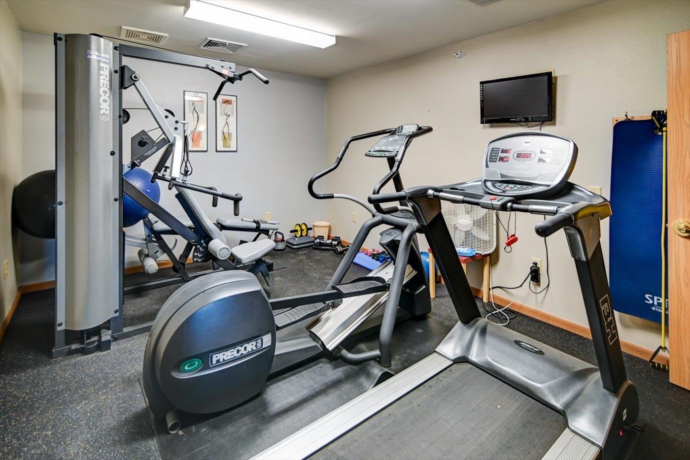 1901 Carns Drive 104