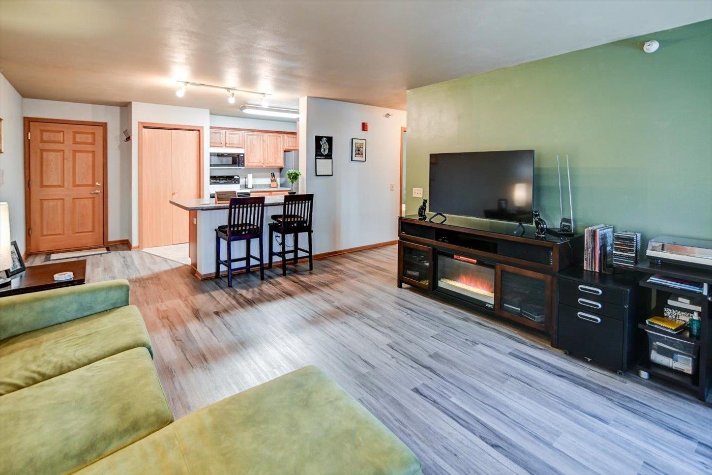 1901 Carns Drive 104