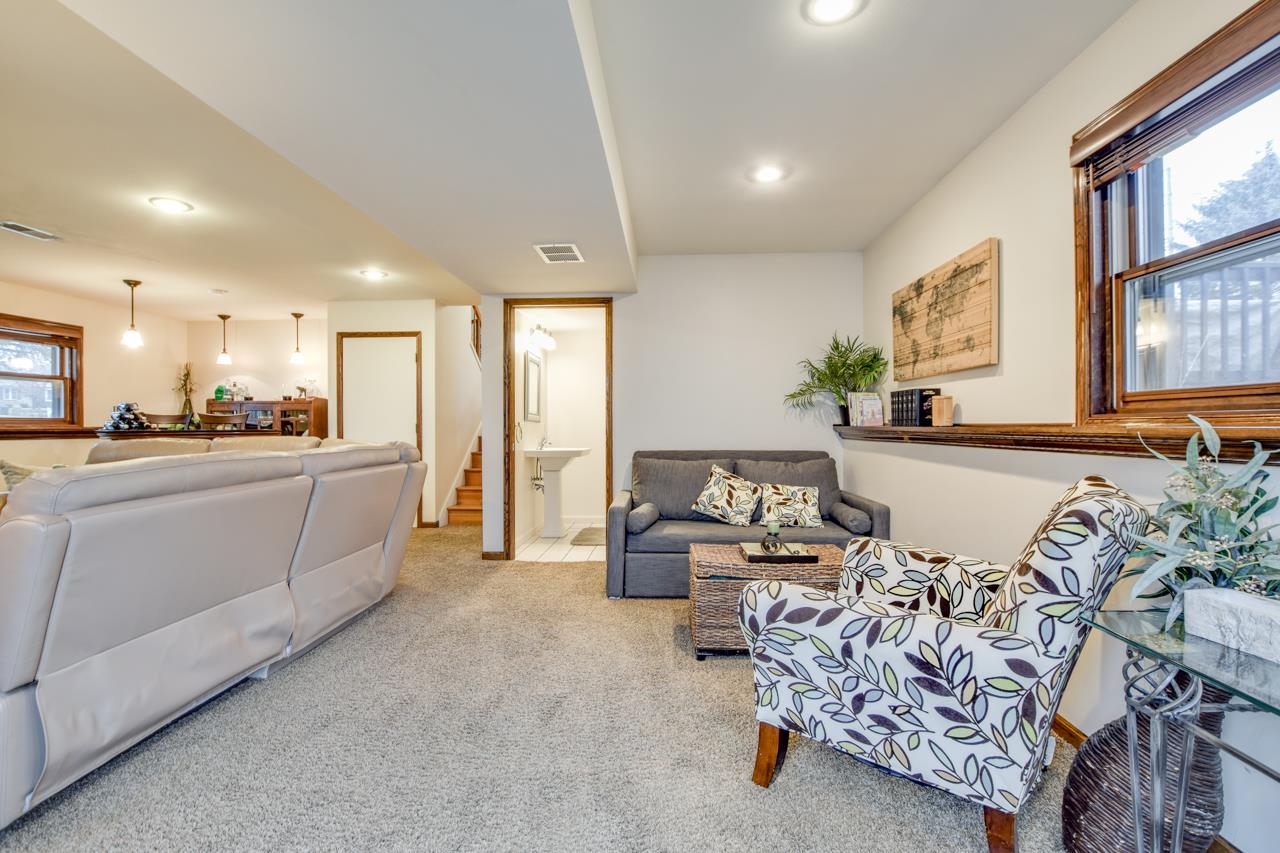 7122 Timberwood Drive