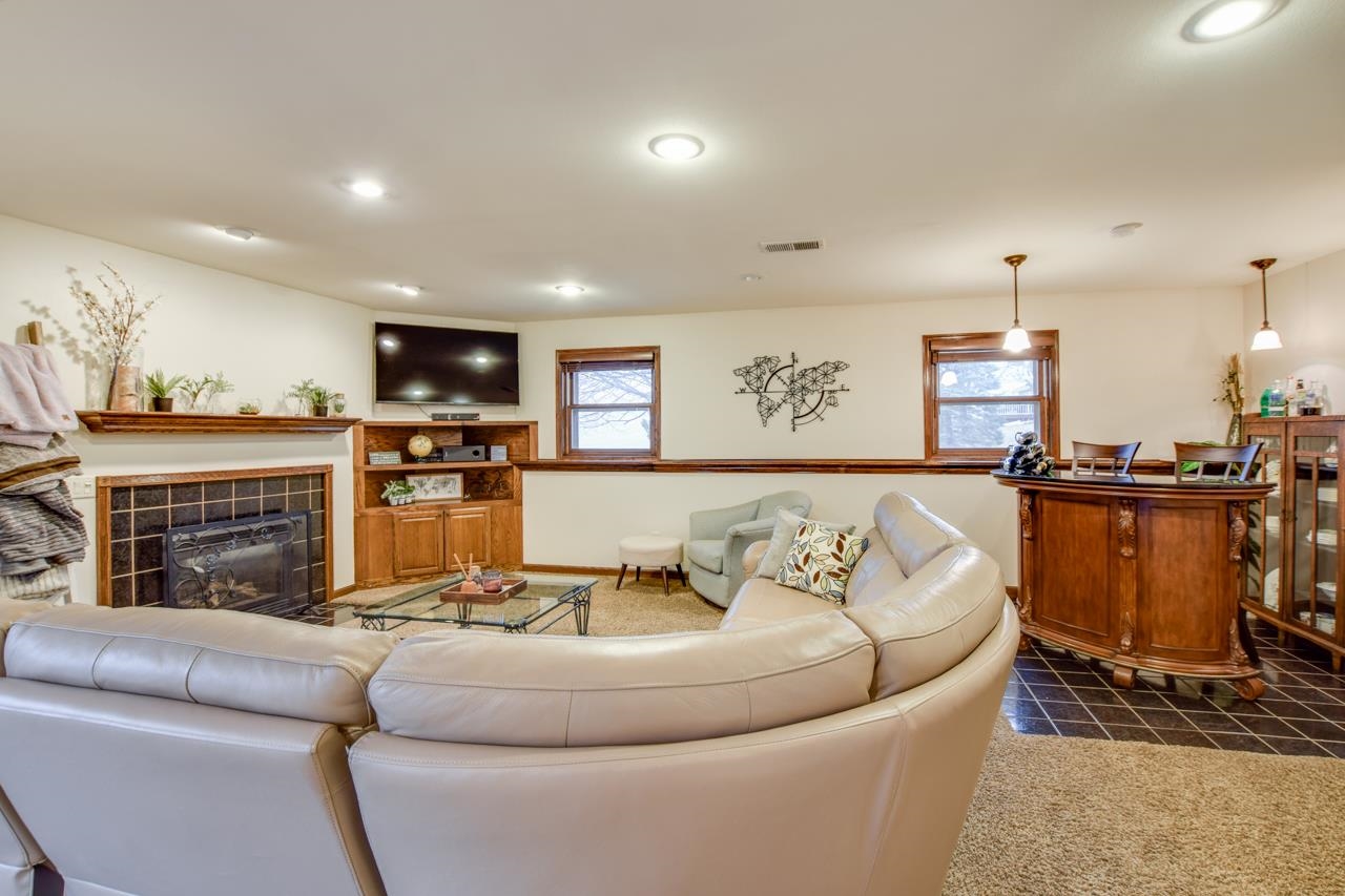 7122 Timberwood Drive