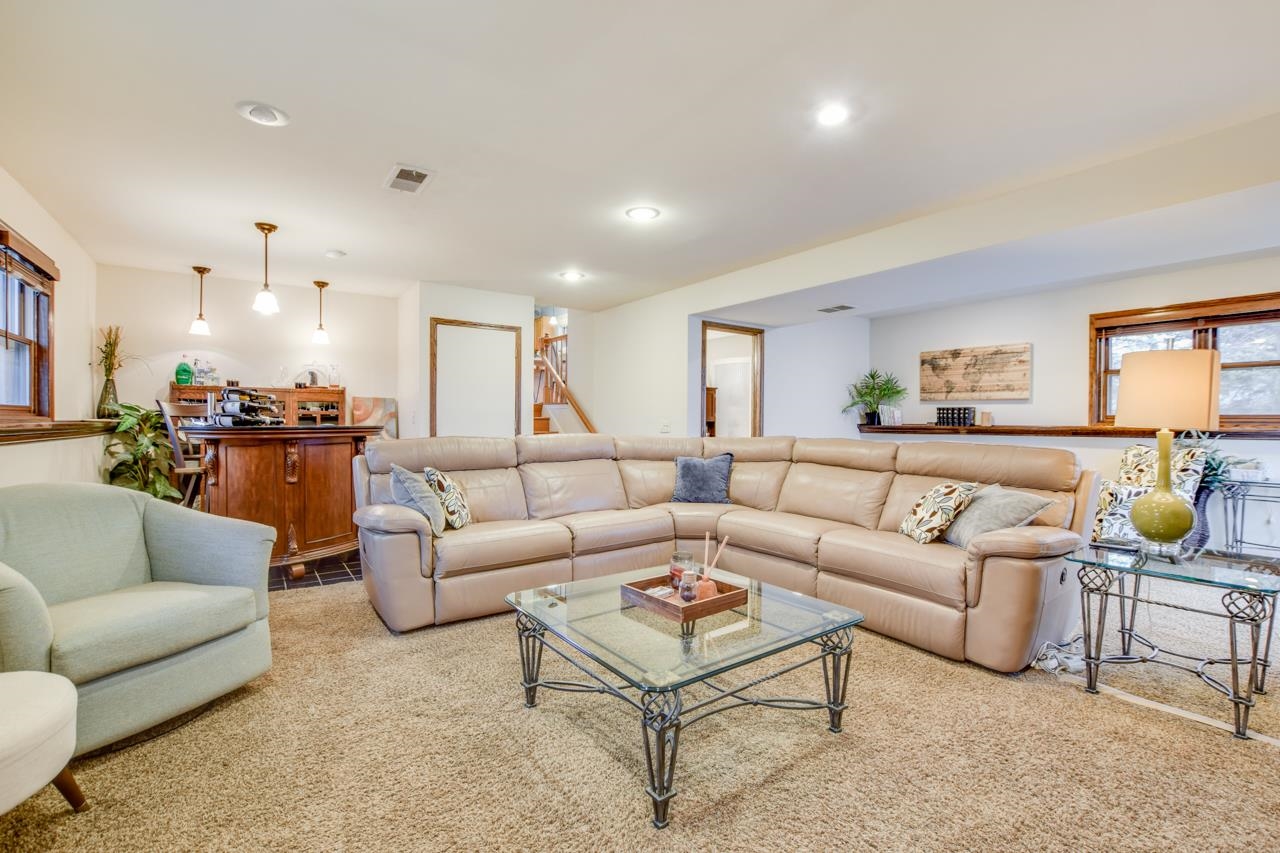 7122 Timberwood Drive