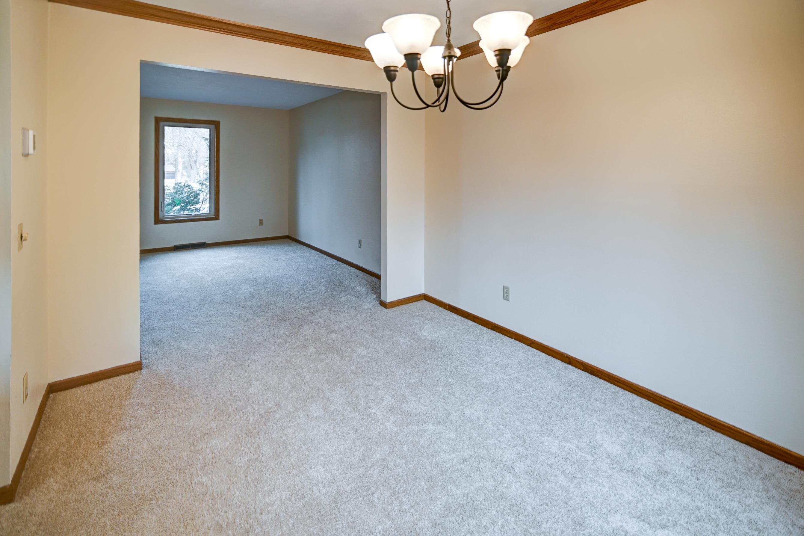 1 E Newhaven Circle