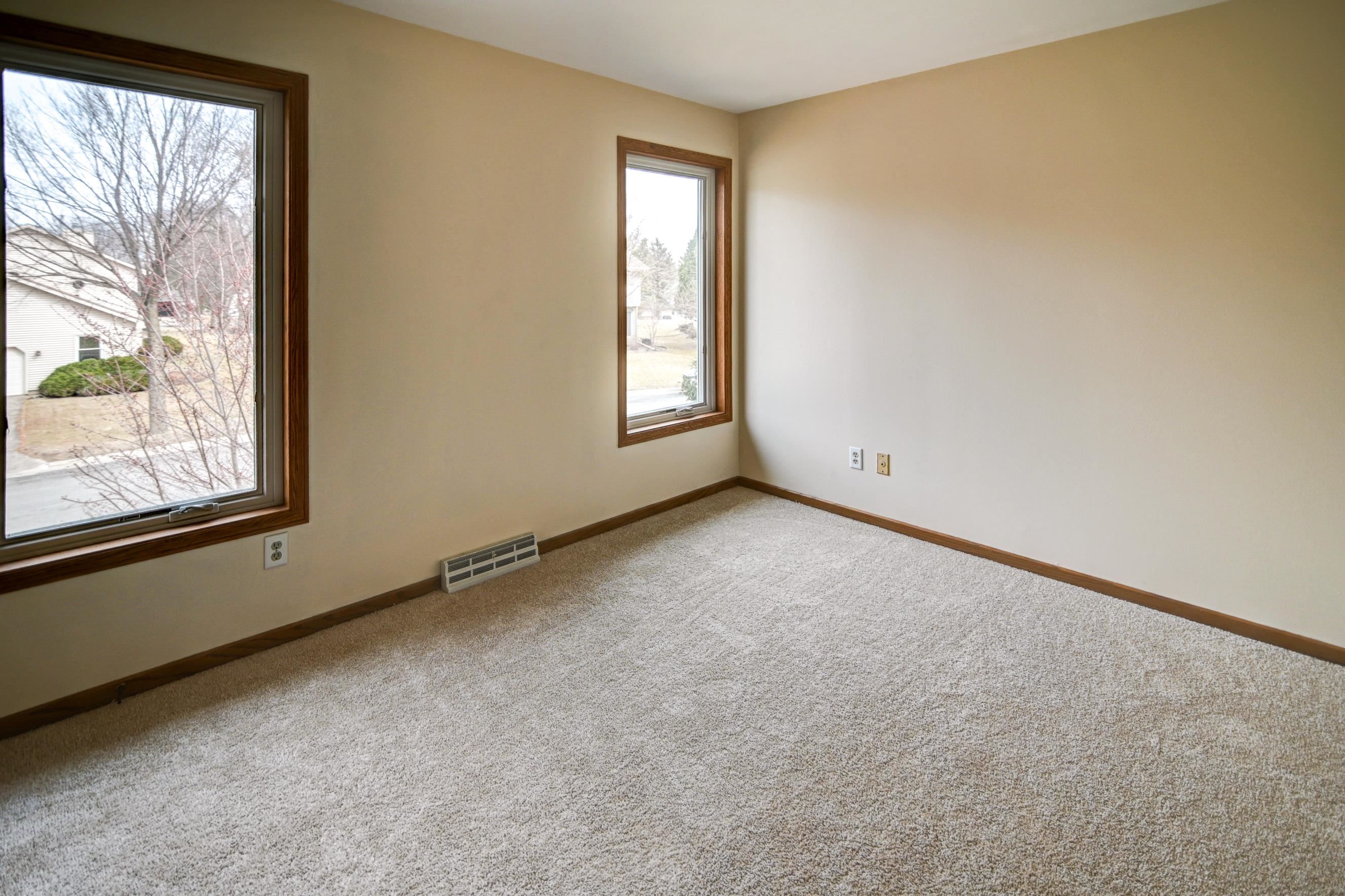 1 E Newhaven Circle