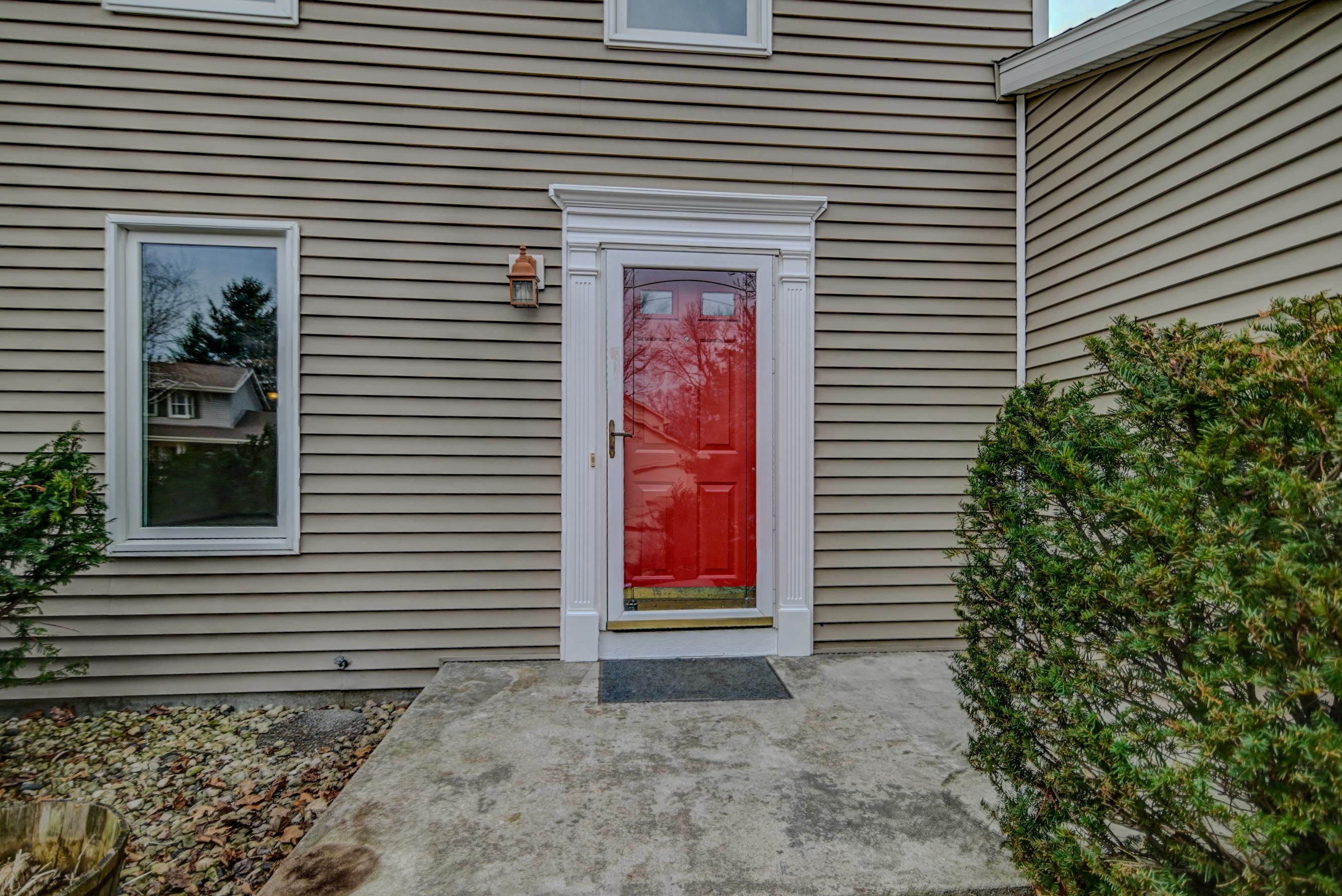 1 E Newhaven Circle