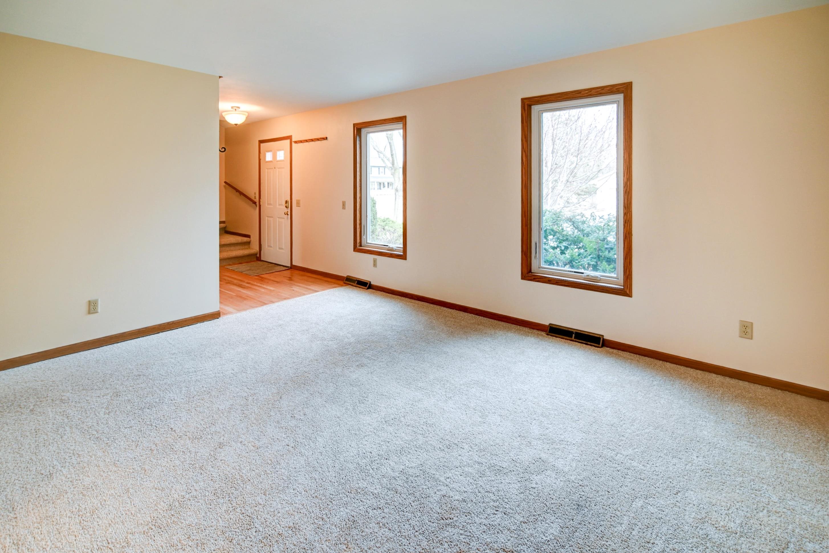 1 E Newhaven Circle