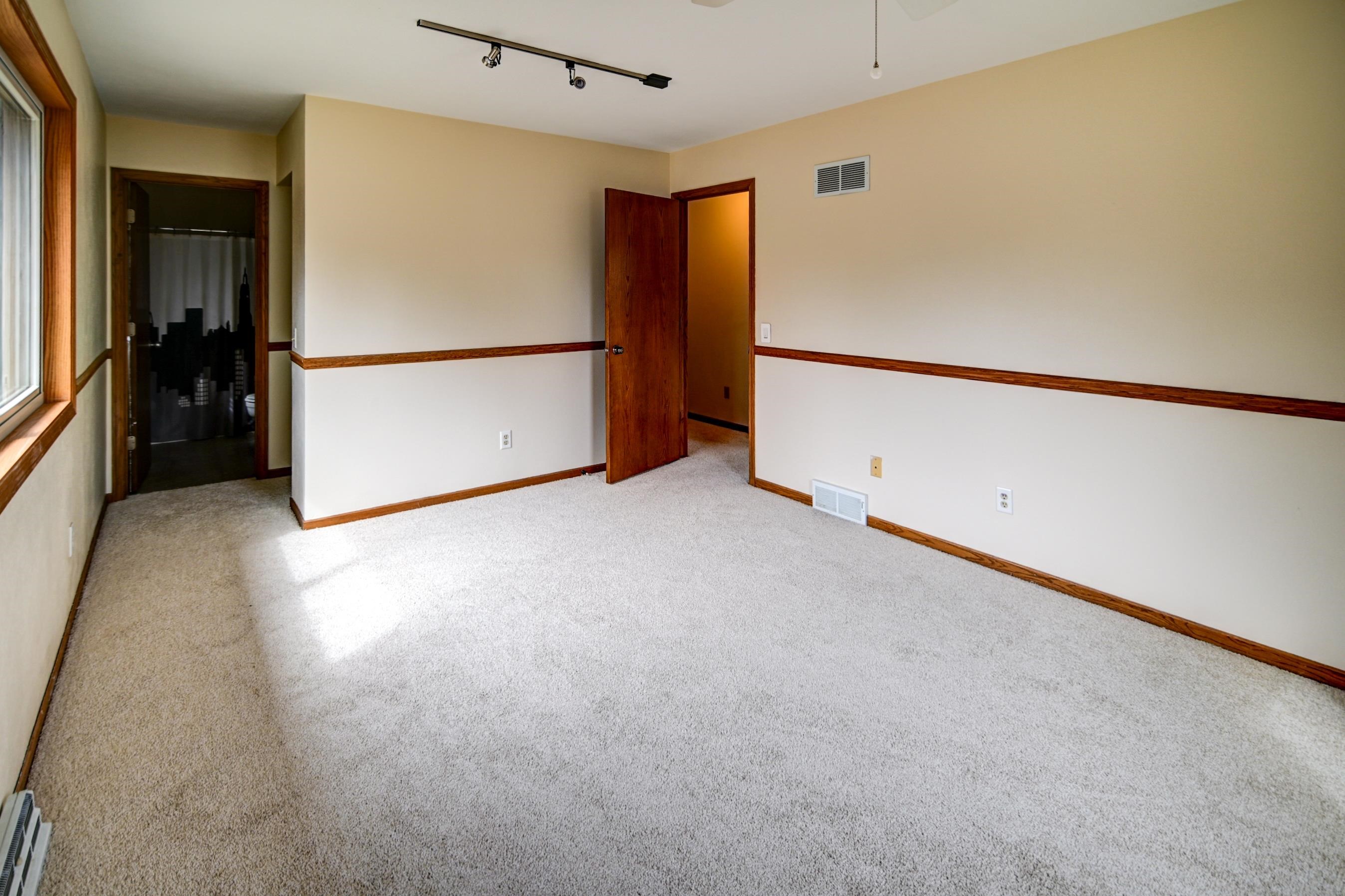 1 E Newhaven Circle