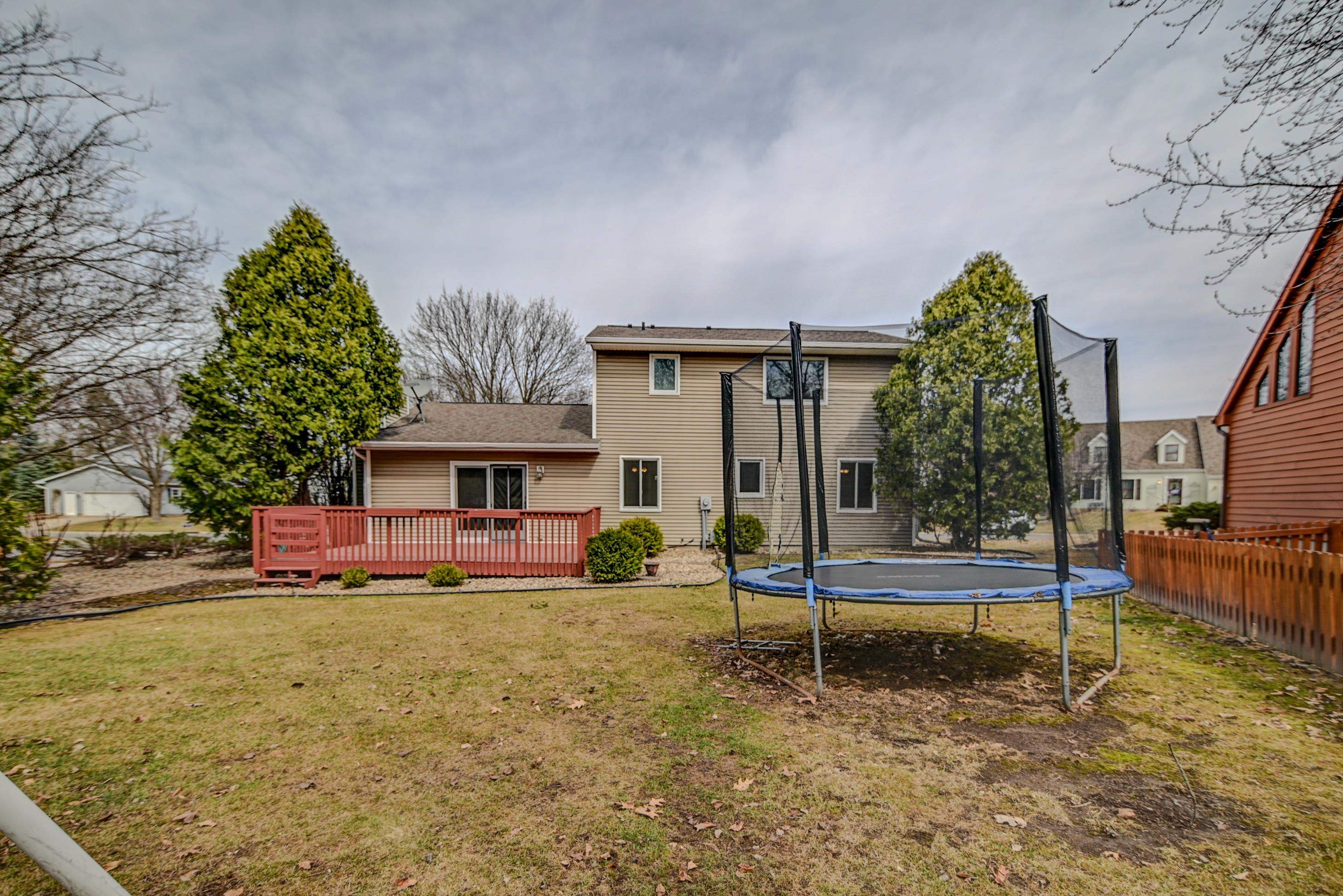 1 E Newhaven Circle