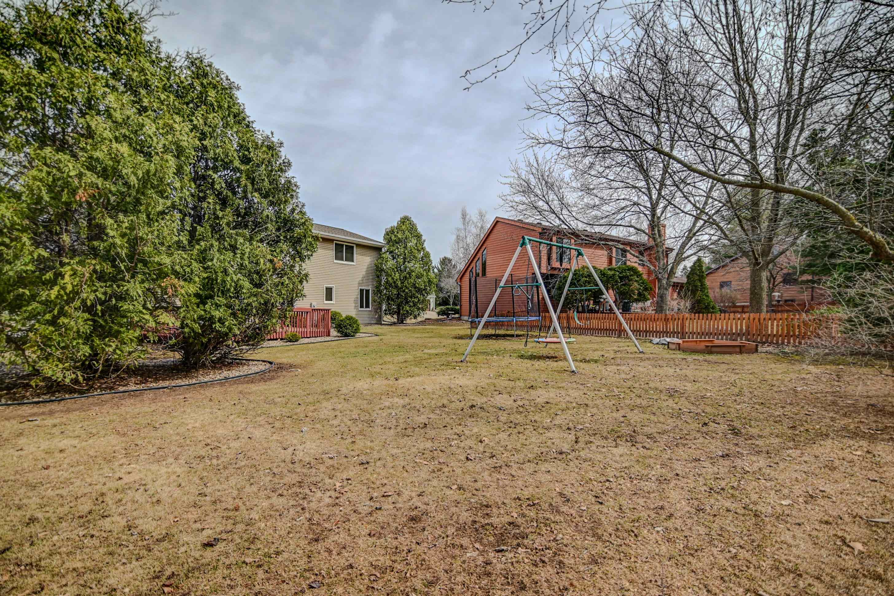 1 E Newhaven Circle
