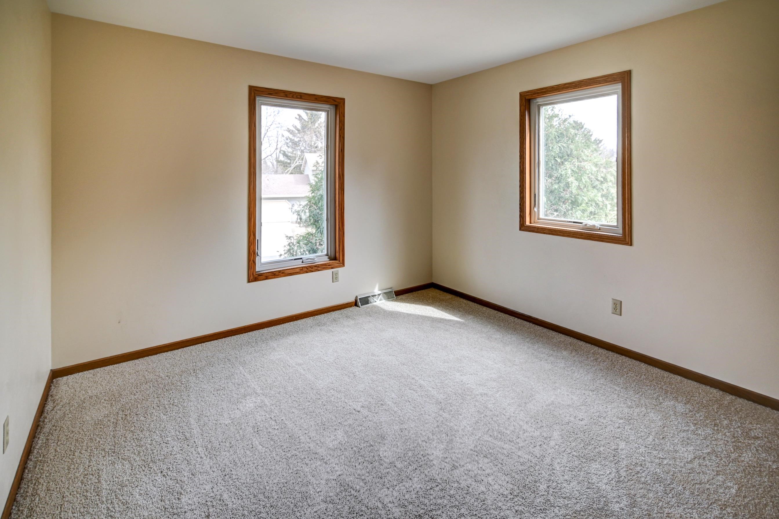 1 E Newhaven Circle