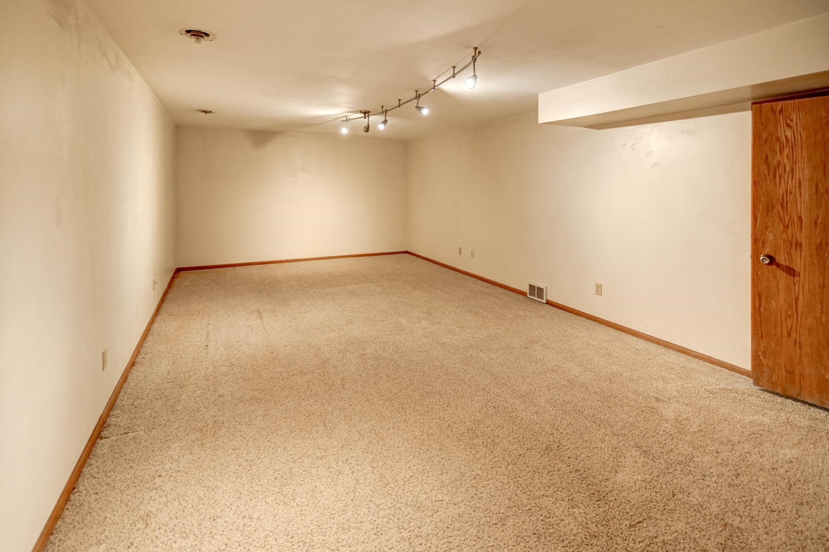 1 E Newhaven Circle