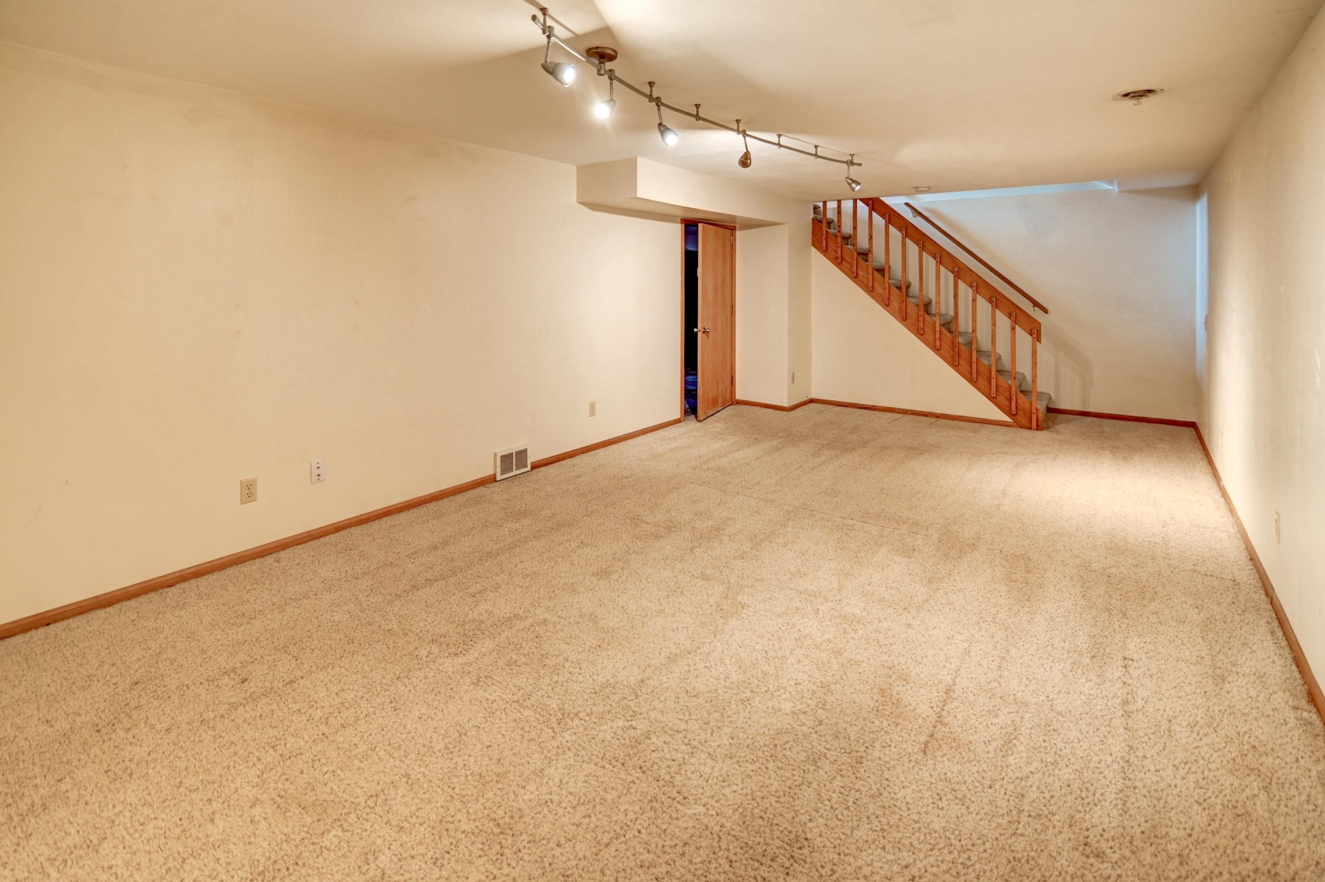 1 E Newhaven Circle