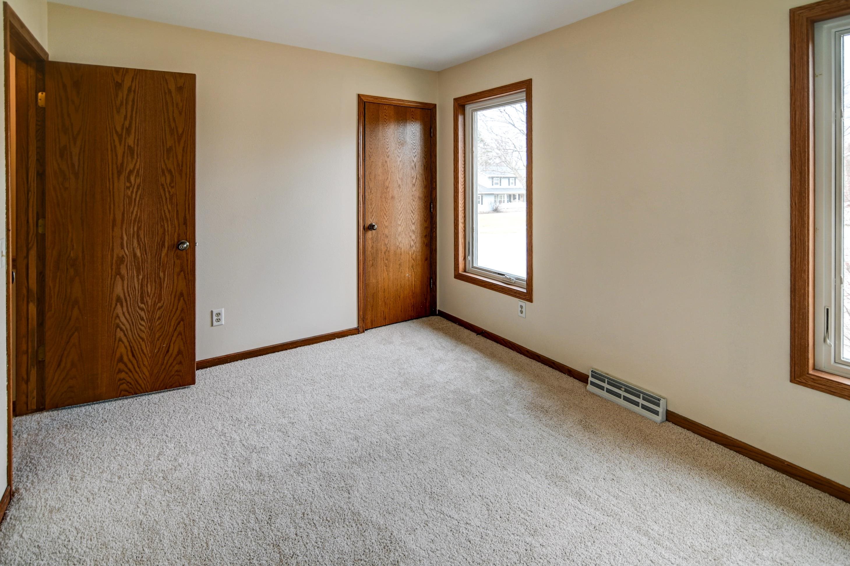 1 E Newhaven Circle