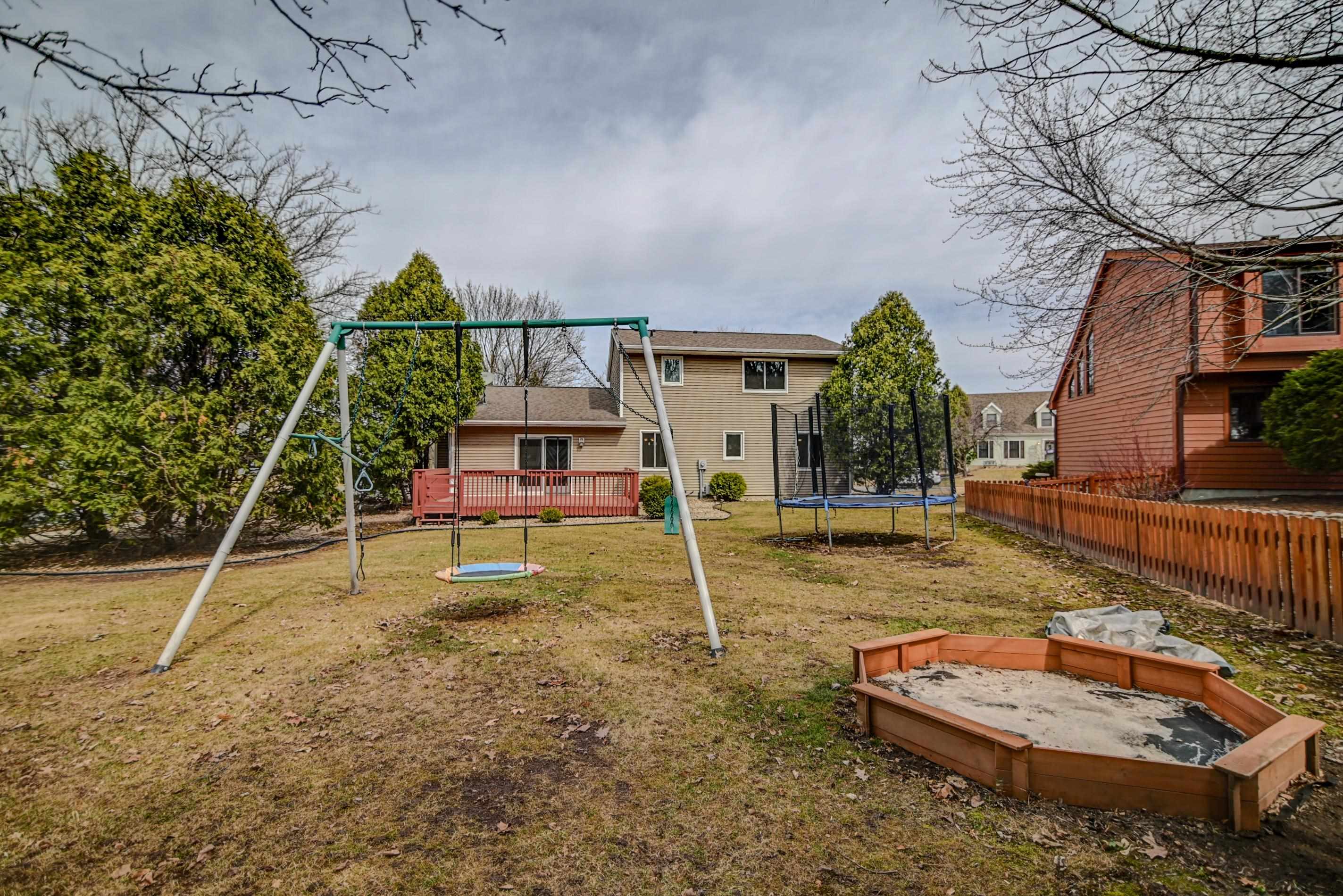 1 E Newhaven Circle