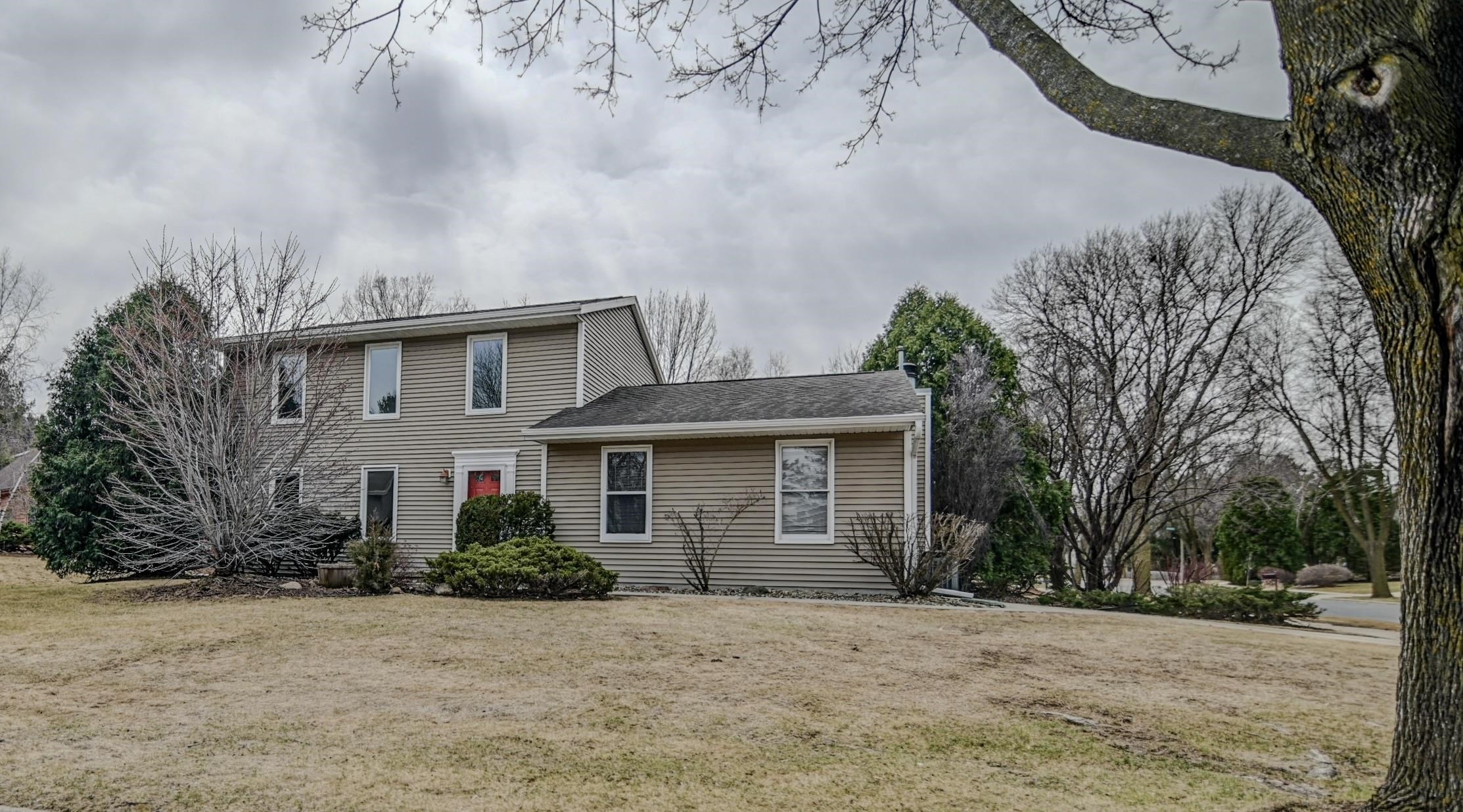 1 E Newhaven Circle