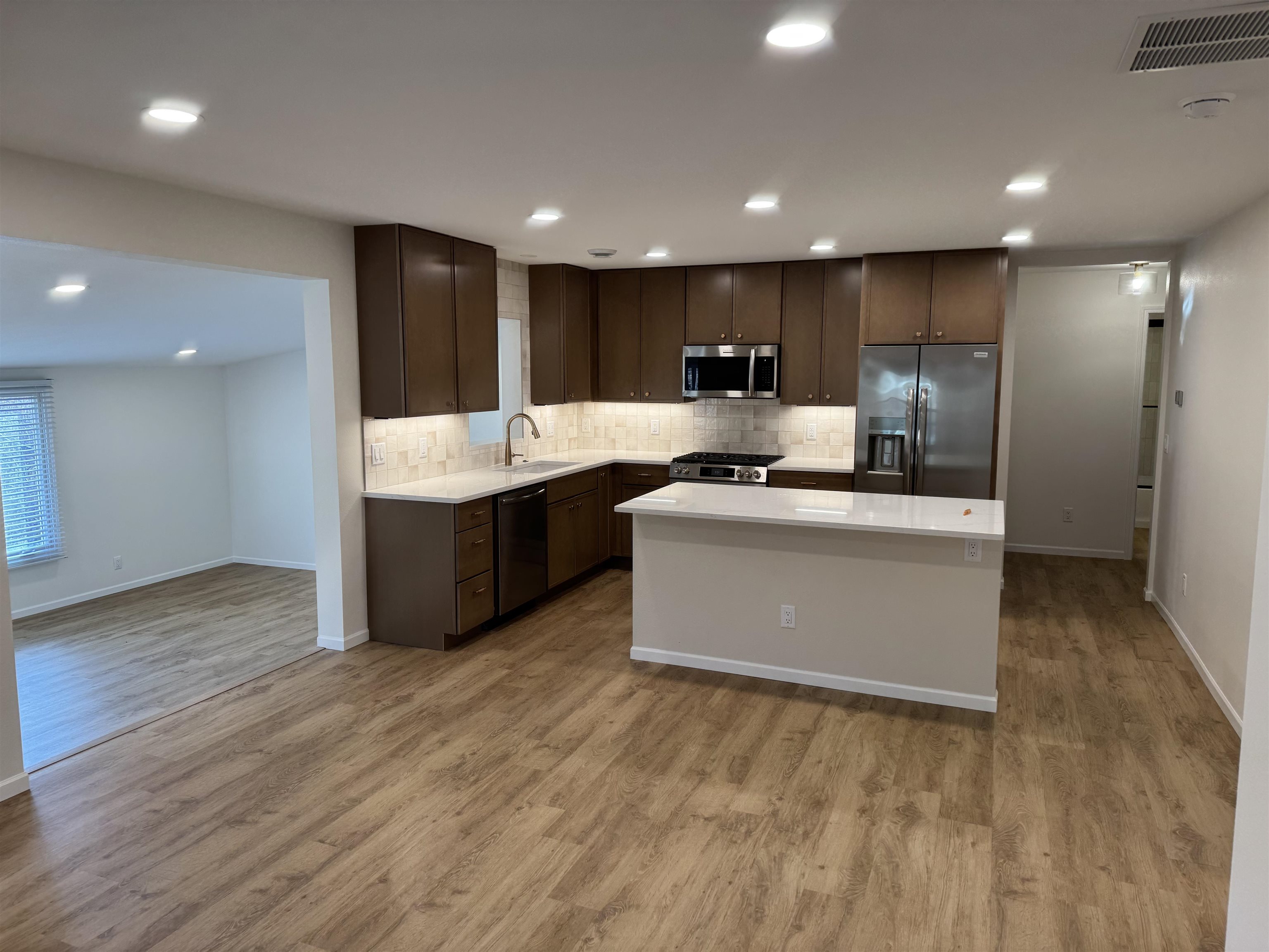 6117 South Court