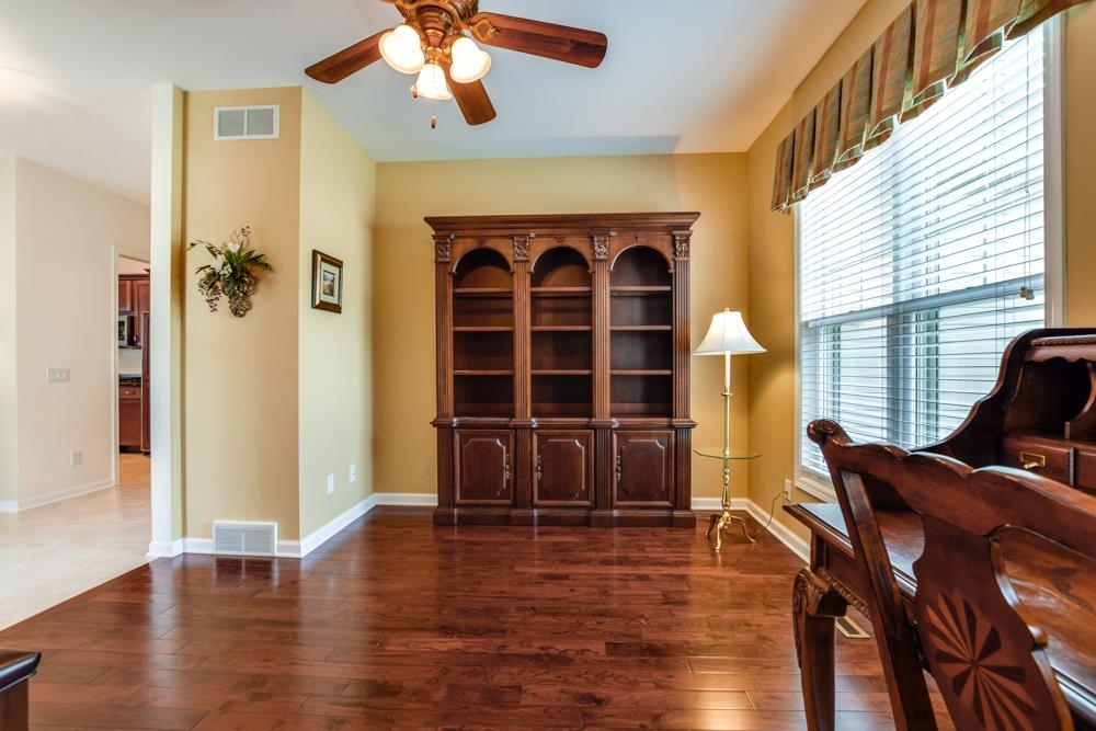 1623 Pond View Court