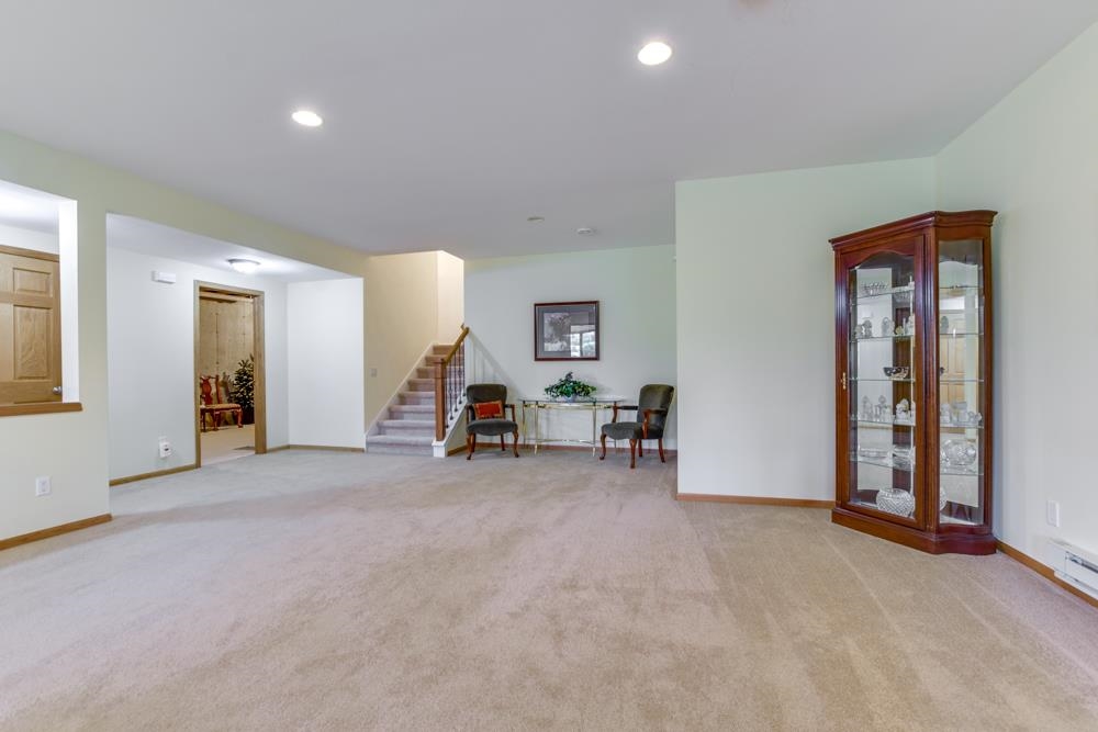 1623 Pond View Court
