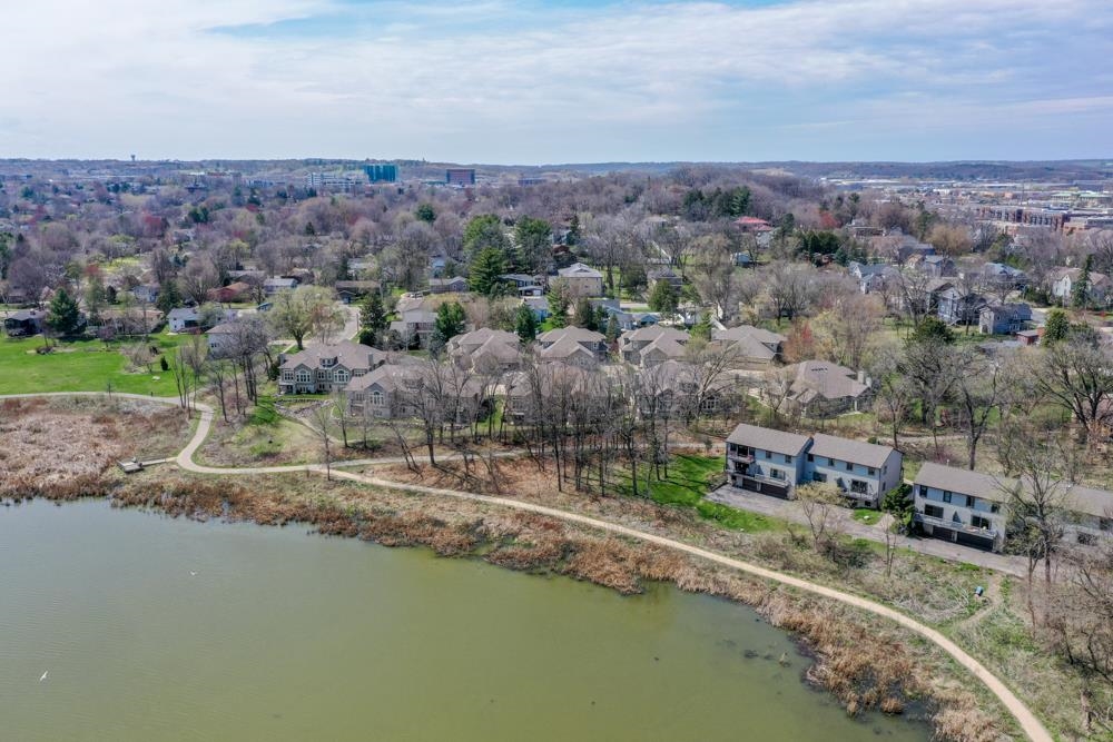 1623 Pond View Court