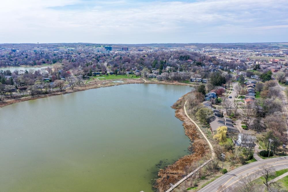1623 Pond View Court