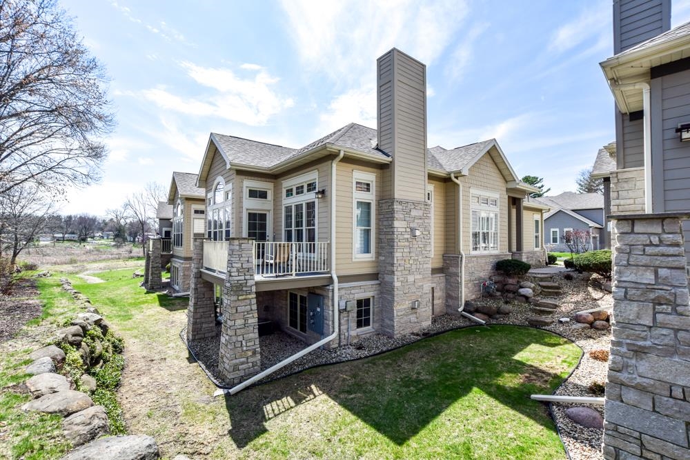 1623 Pond View Court