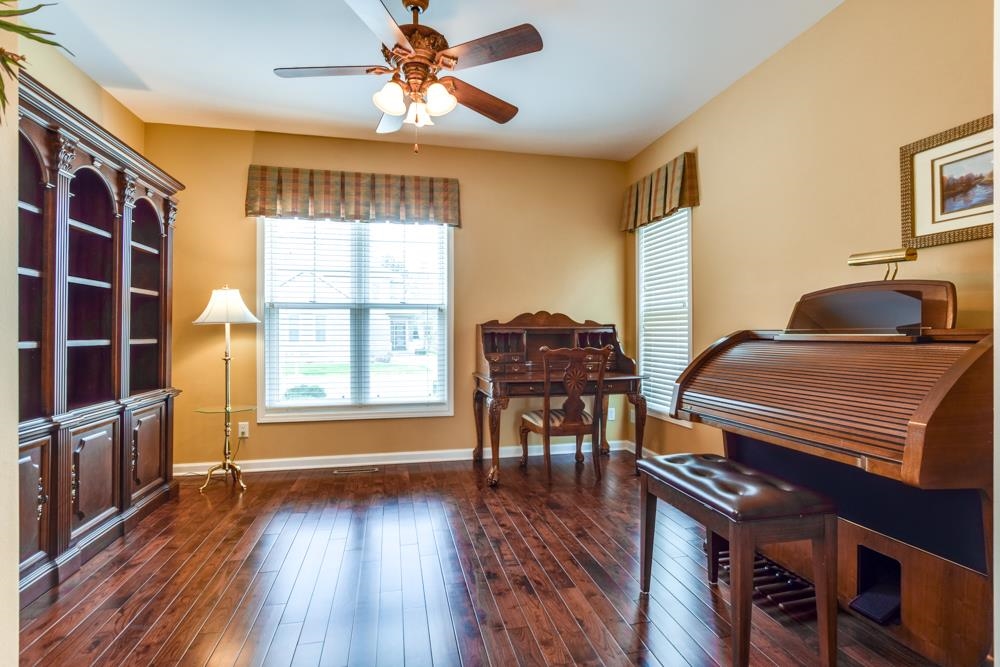 1623 Pond View Court