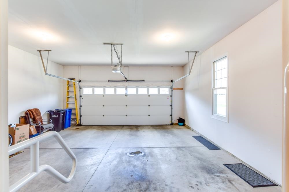1623 Pond View Court