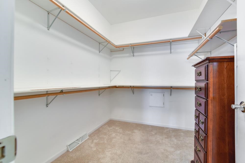 1623 Pond View Court