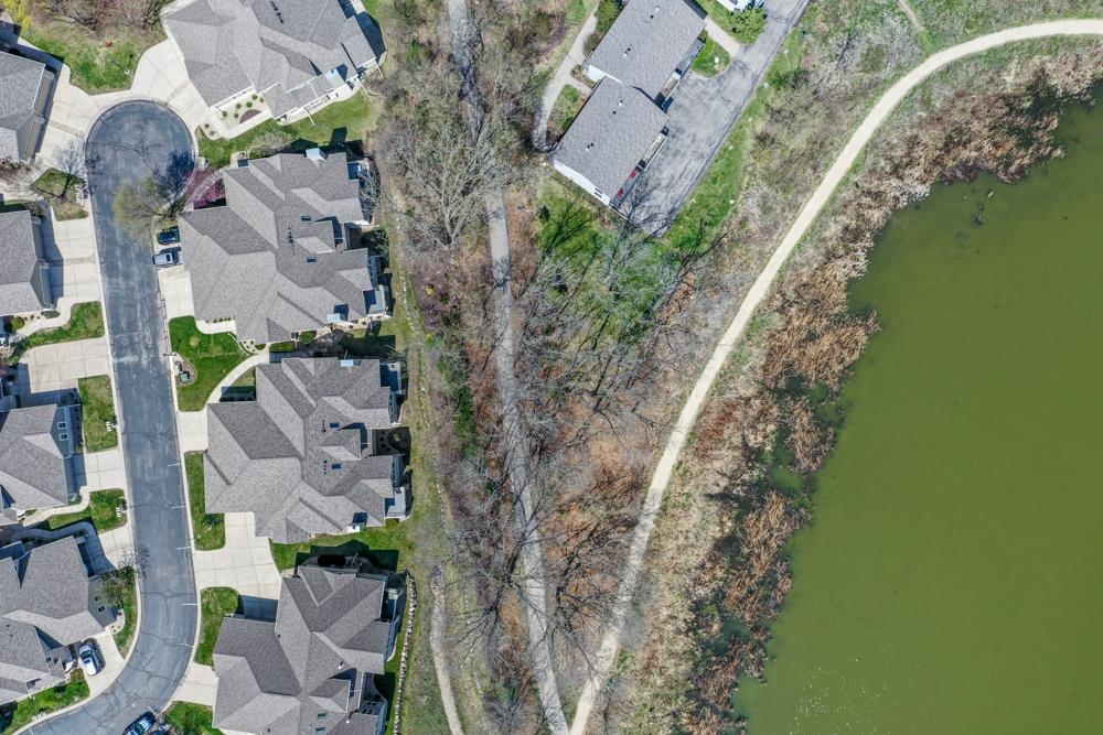 1623 Pond View Court
