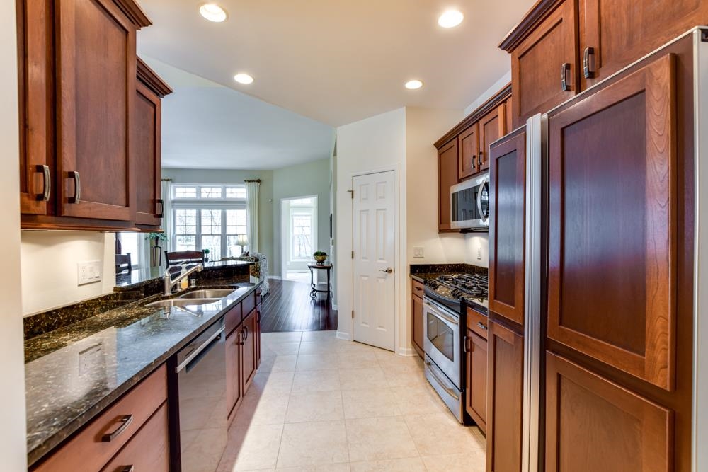 1623 Pond View Court