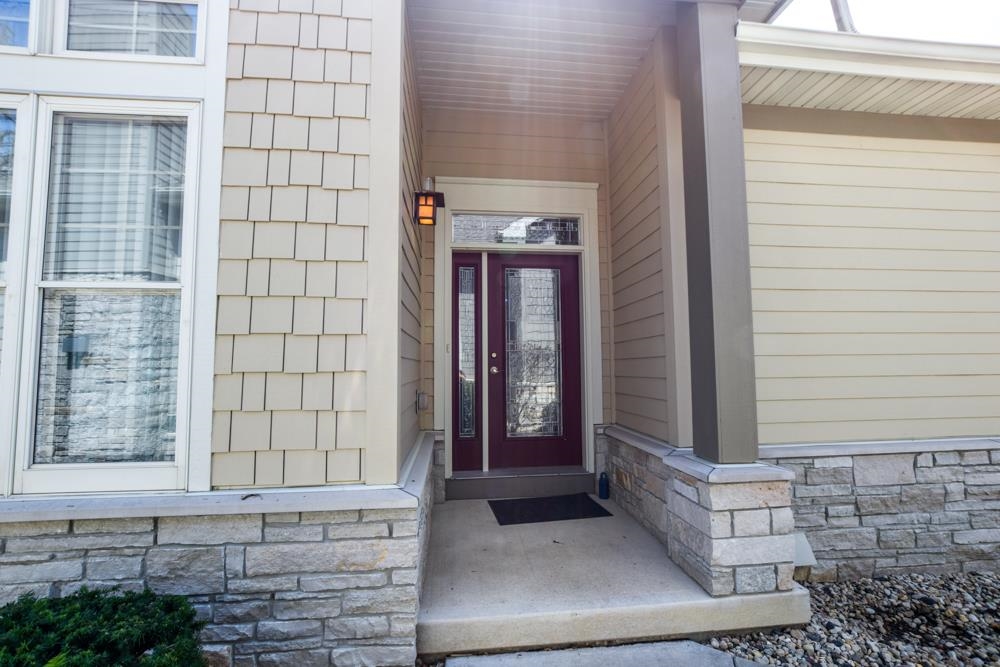 1623 Pond View Court
