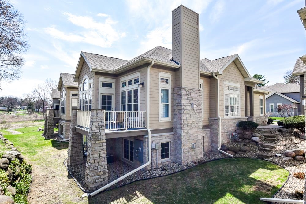 1623 Pond View Court