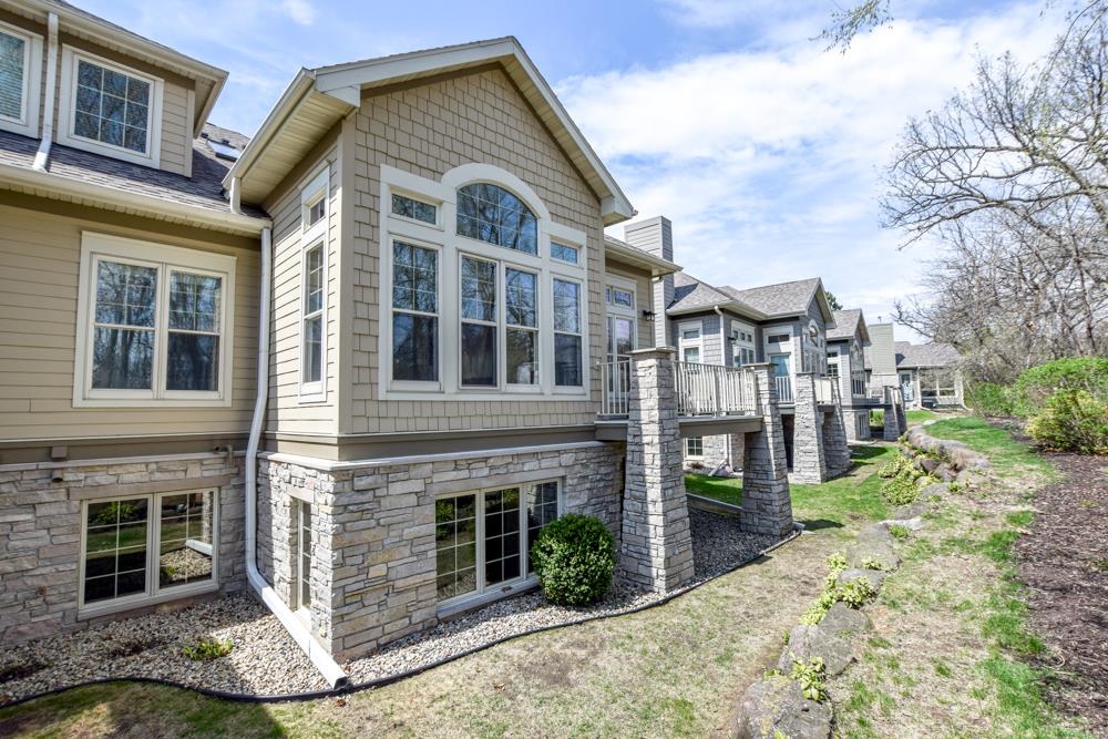 1623 Pond View Court