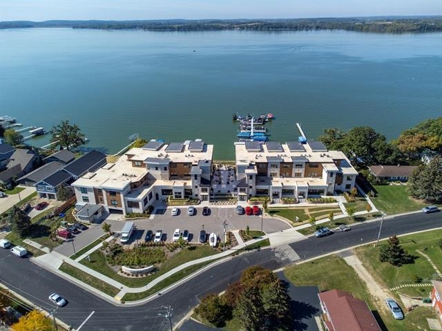 5604 Lake Edge Road 202