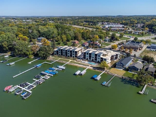 5604 Lake Edge Road 202