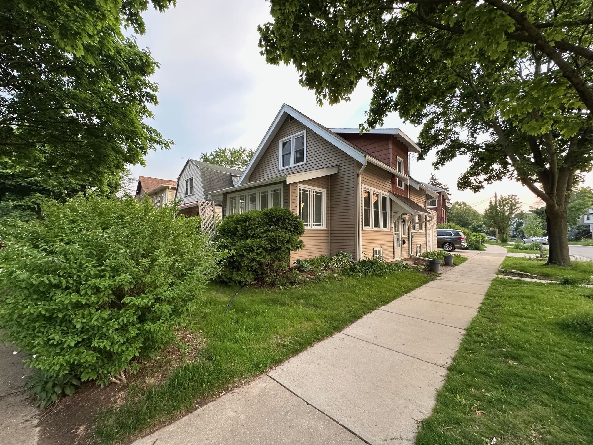 602 Division Street