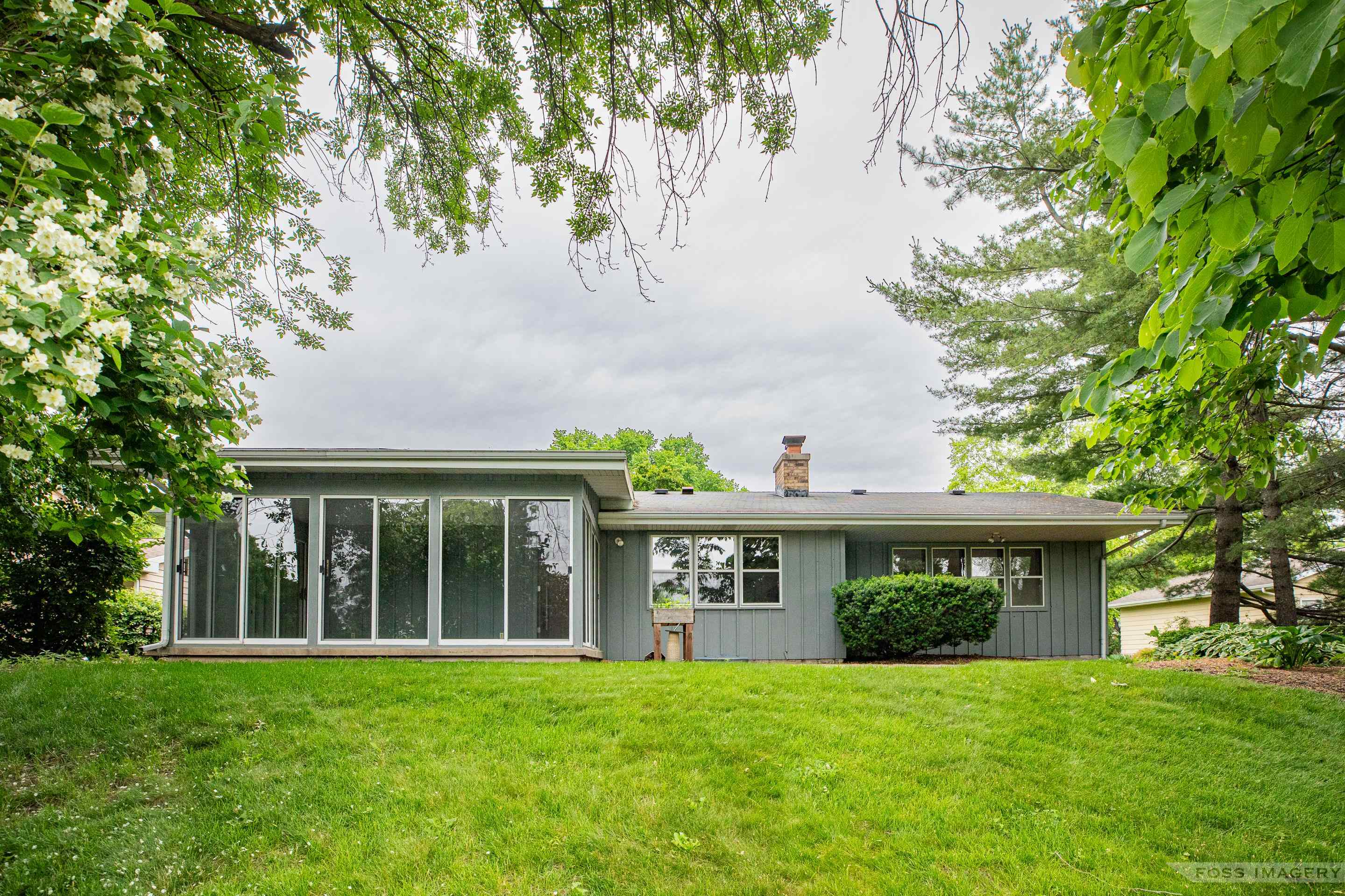 1813 Countryside Drive