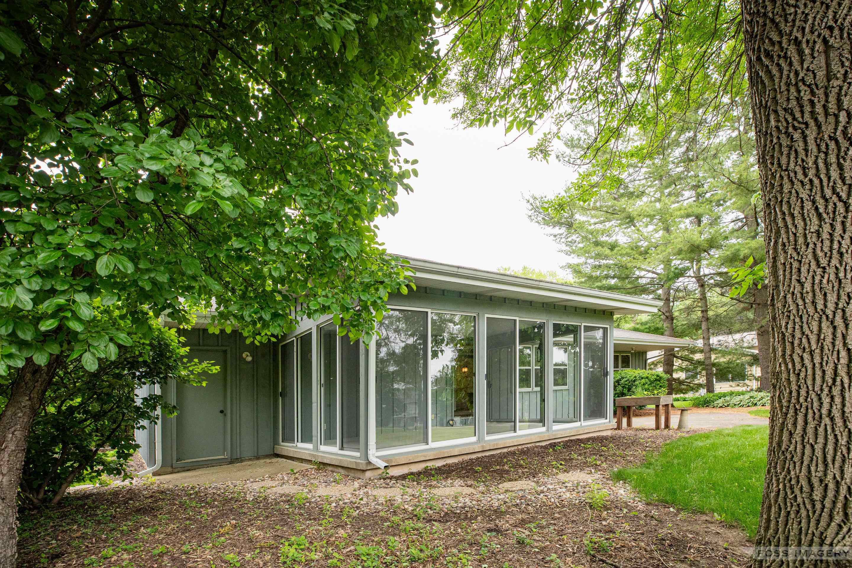 1813 Countryside Drive