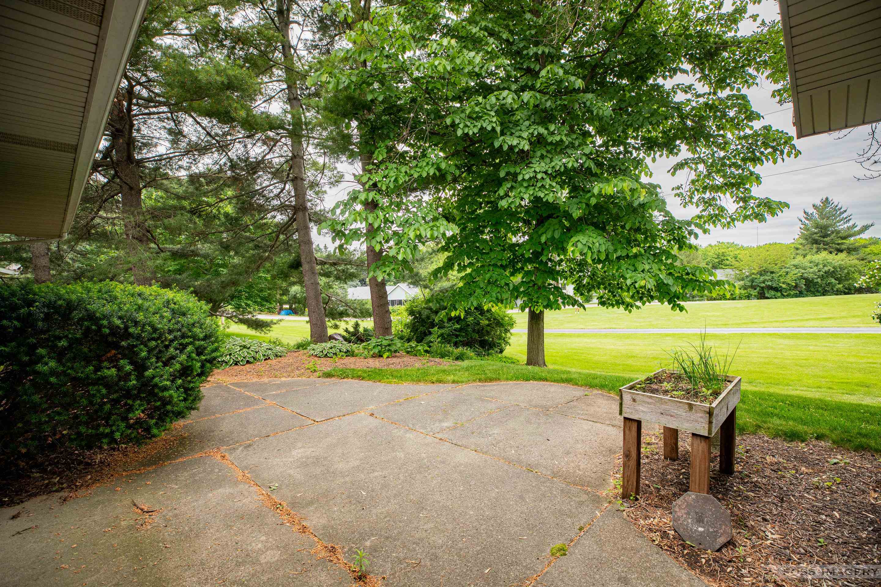 1813 Countryside Drive