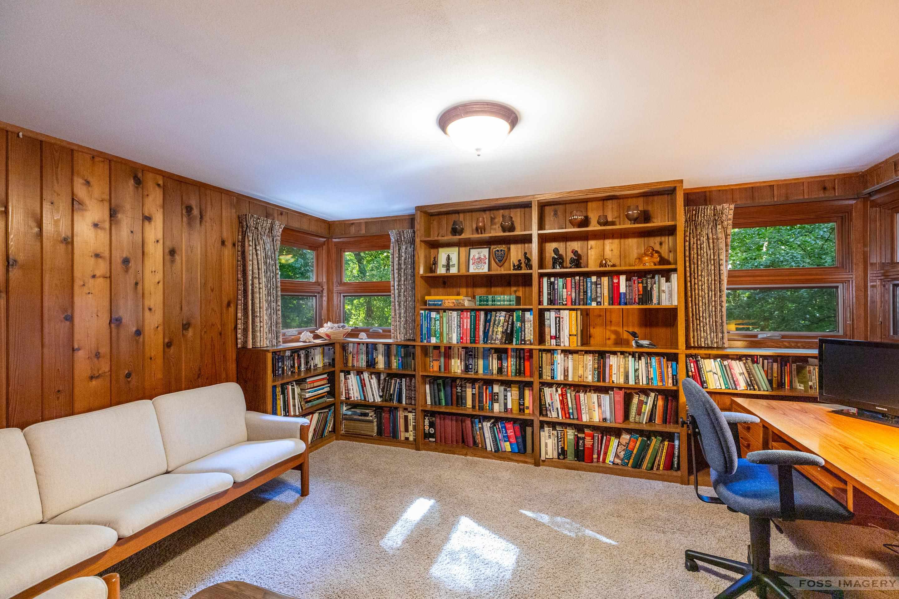 810 Woodward Drive