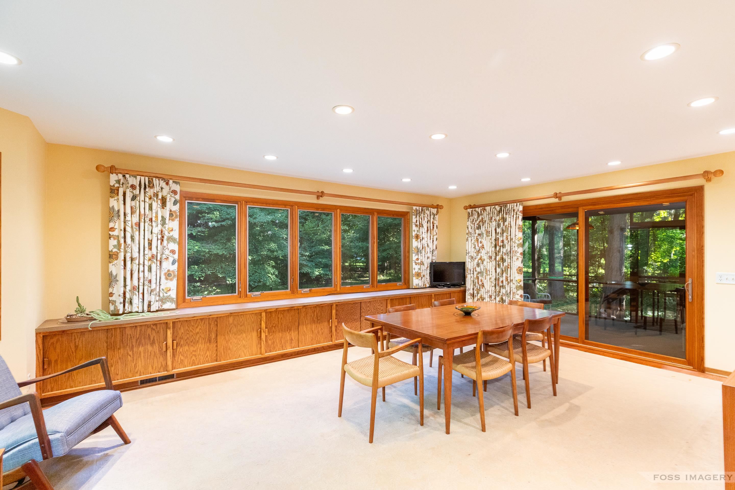 810 Woodward Drive